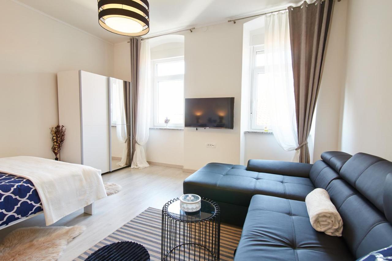Studio Apartman Manuela Rijeka Bagian luar foto