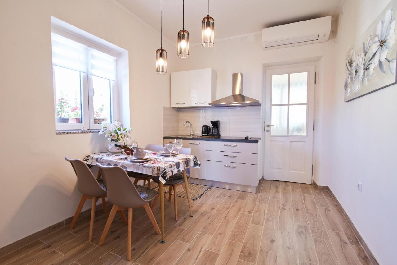 Studio Apartman Manuela Rijeka Bagian luar foto